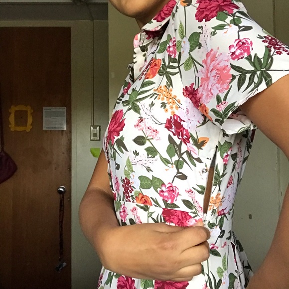 Floral collared mini dress - Picture 4 of 7